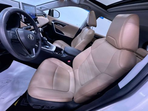 Used 2022 Toyota RAV4 Limited image 14