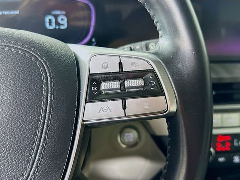 Used 2023 Kia Telluride EX w/ EX Captain's Chair Package image 24