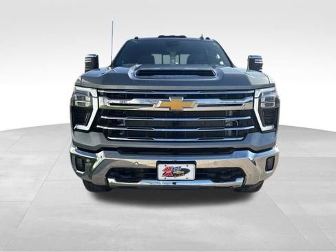 Used 2024 Chevrolet Silverado 2500 LTZ w/ LTZ Premium Package image 2