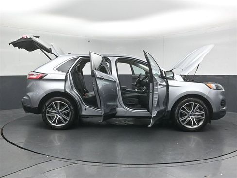 Certified 2022 Ford Edge Titanium w/ Class II Trailer Tow Package image 60