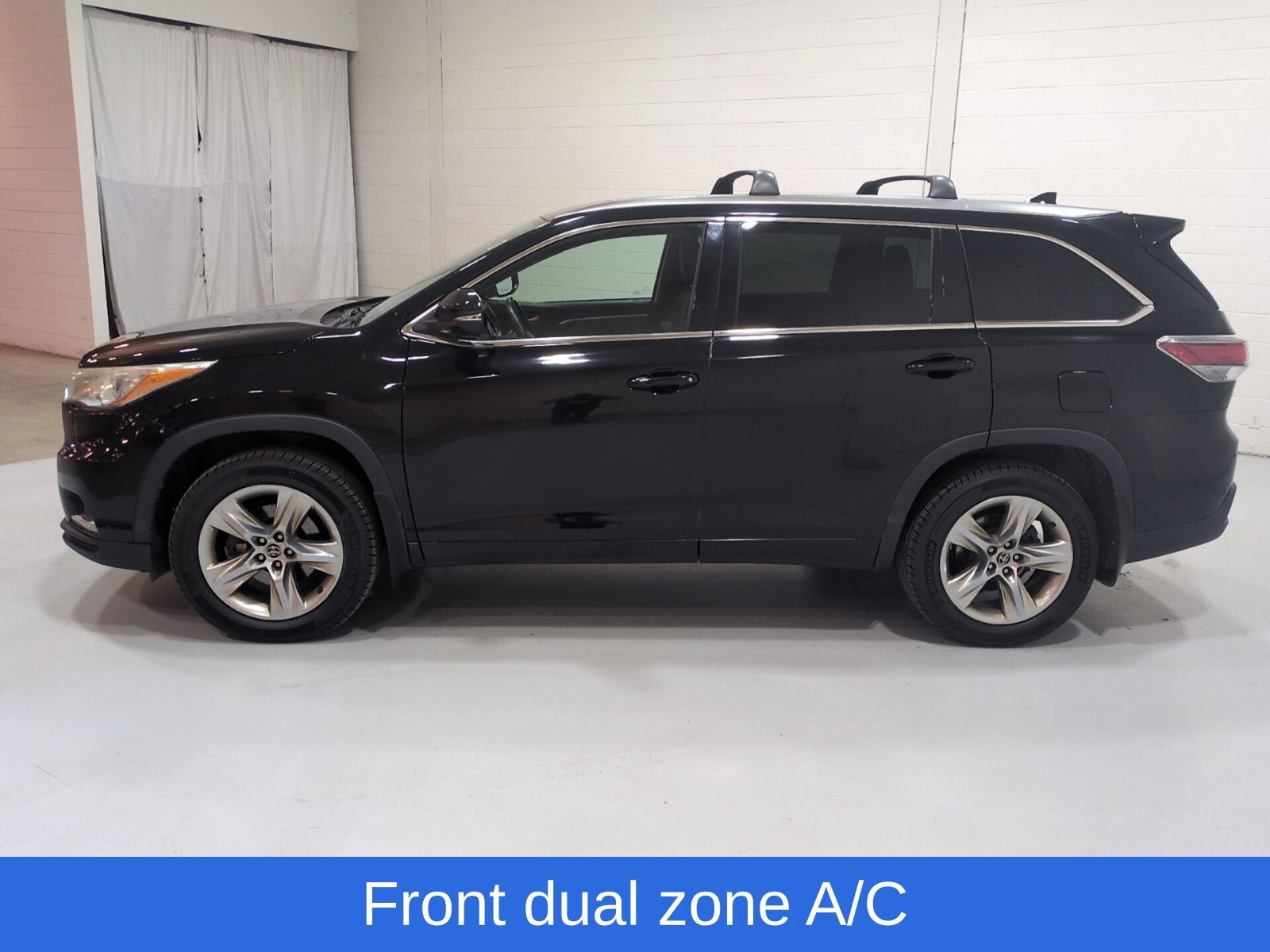 Used 2016 Toyota Highlander Limited AWD/4WD image 6