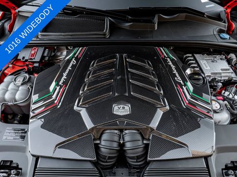 Used 2025 Lamborghini Urus SE AWD/4WD image 35