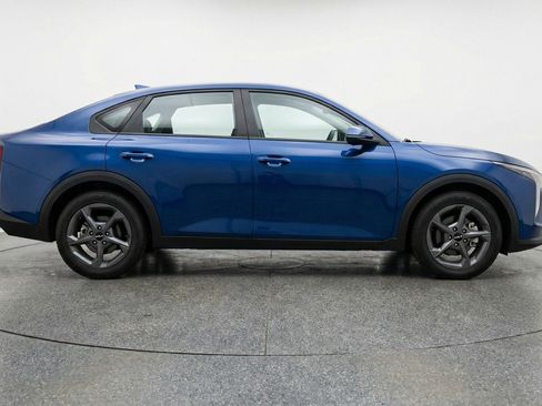 Used 2025 Kia K4 LXS image 11