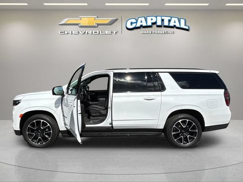 Used 2024 Chevrolet Suburban RST w/ Luxury Package AWD/4WD image 9