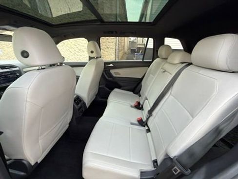 Used 2021 Volkswagen Tiguan SE R-Line image 24