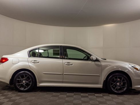 Used 2013 Subaru Legacy 2.5i Premium image 9