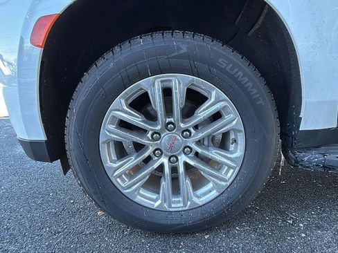 Certified 2023 GMC Yukon SLT w/ SLT Luxury Package image 10