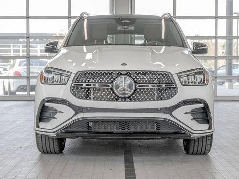 Used 2025 Mercedes-Benz GLE 450e 4MATIC image 11