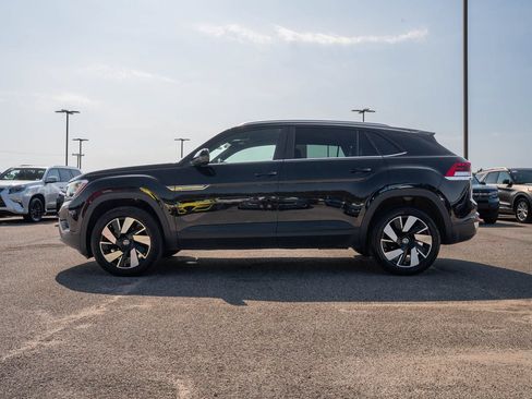 Used 2024 Volkswagen Atlas Cross Sport SE FWD image 5