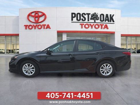 Used 2025 Toyota Camry LE FWD image 2