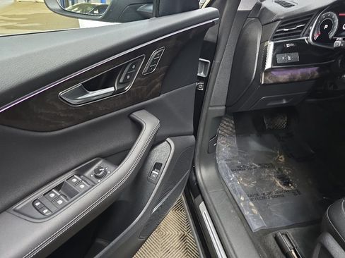 Used 2023 Audi Q8 Premium Plus w/ Premium Plus Package AWD/4WD image 28