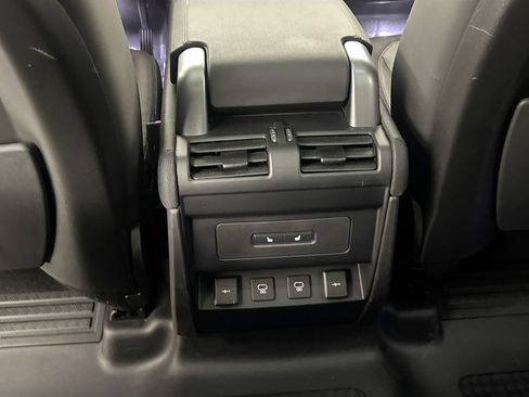 Certified 2022 Land Rover Defender 110 X-Dynamic SE AWD/4WD image 25