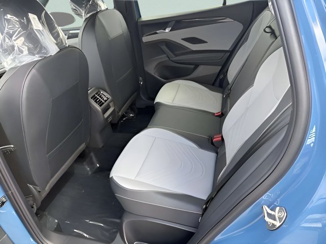 New 2026 Volkswagen Tiguan SE R-Line FWD image 5