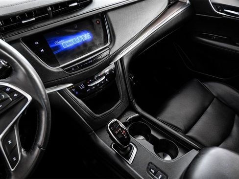Used 2017 Cadillac XT5 Premium Luxury w/ Driver Assist Package image 24