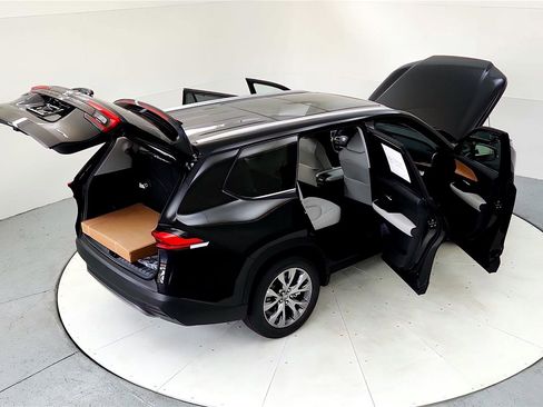 Certified 2024 Toyota Grand Highlander Limited image 27