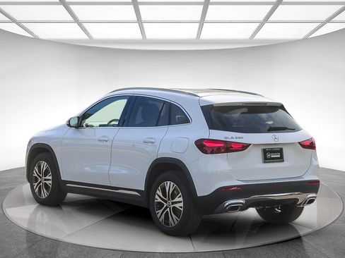 New 2026 Mercedes-Benz GLA 250 image 2