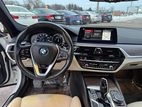 Used 2018 BMW 530e xDrive image 35
