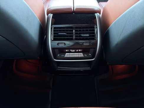 Used 2021 BMW X5 M50i image 22