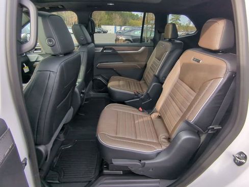 New 2026 GMC Acadia Denali Ultimate w/ LPO, All-Weather Package image 34