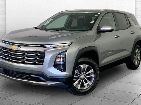 Used 2026 Chevrolet Equinox LT FWD image 12