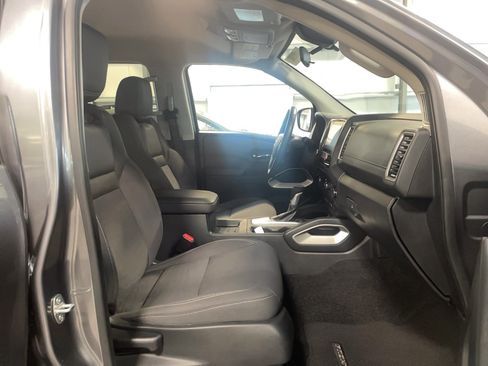 Used 2024 Nissan Frontier SV w/ Technology Package image 18