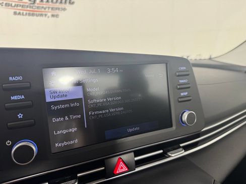 Used 2025 Hyundai Elantra SE FWD image 21