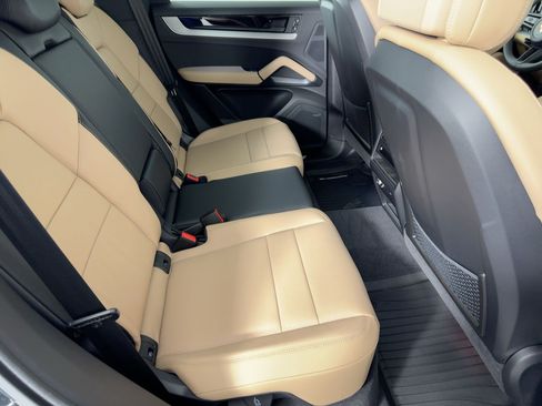 Certified 2026 Porsche Cayenne AWD/4WD image 29