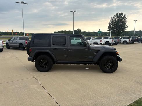 Used 2024 Jeep Wrangler Unlimited AWD/4WD image 7