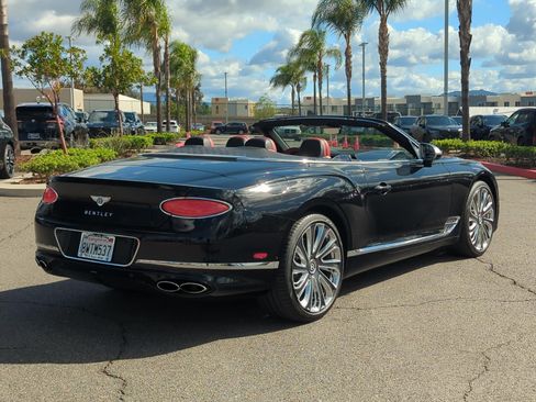 Used 2021 Bentley Continental GT V8 image 10