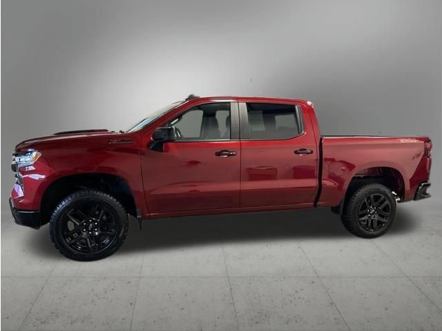 Used 2022 Chevrolet Silverado 1500 LT Trail Boss w/ Convenience Package II AWD/4WD image 2