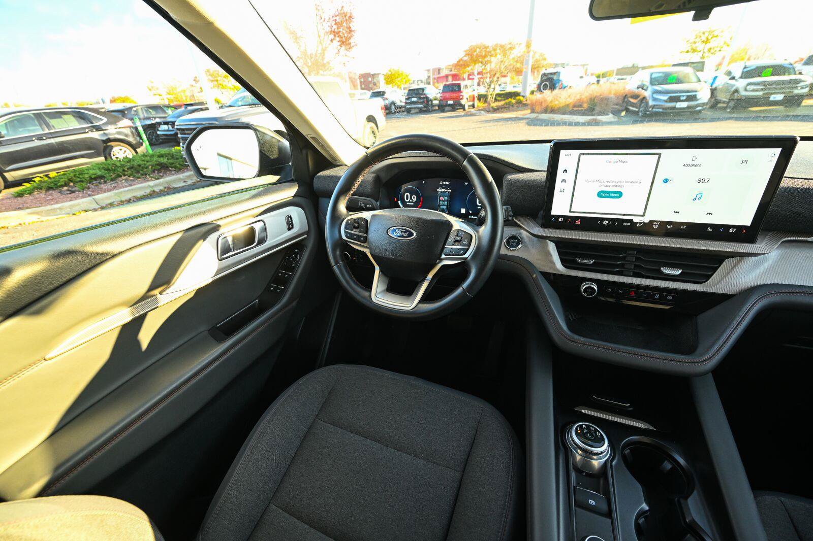Used 2025 Ford Explorer Active AWD/4WD image 34