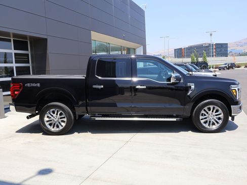 Used 2024 Ford F150 Lariat w/ Tow/Haul Package AWD/4WD image 4