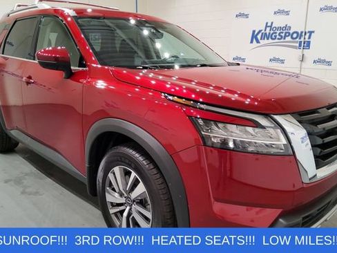 Used 2023 Nissan Pathfinder SL FWD image 2