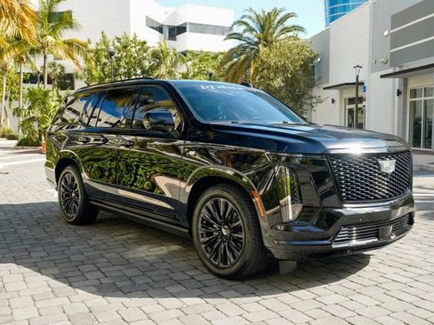 Used 2025 Cadillac Escalade Sport Platinum w/ LPO, ONYX Package image 38