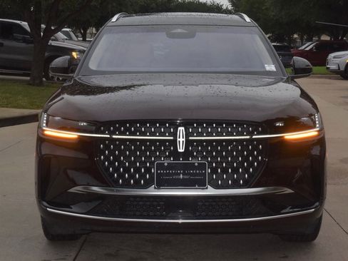Certified 2024 Lincoln Nautilus Reserve w/ Equipment Group 202A AWD/4WD image 3
