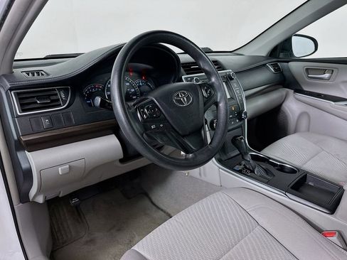 Used 2015 Toyota Camry LE FWD image 10