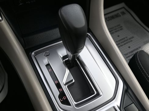 Used 2022 Subaru Forester Base image 37