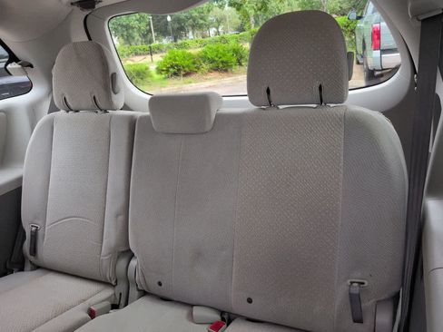 Used 2014 Toyota Sienna LE FWD image 13