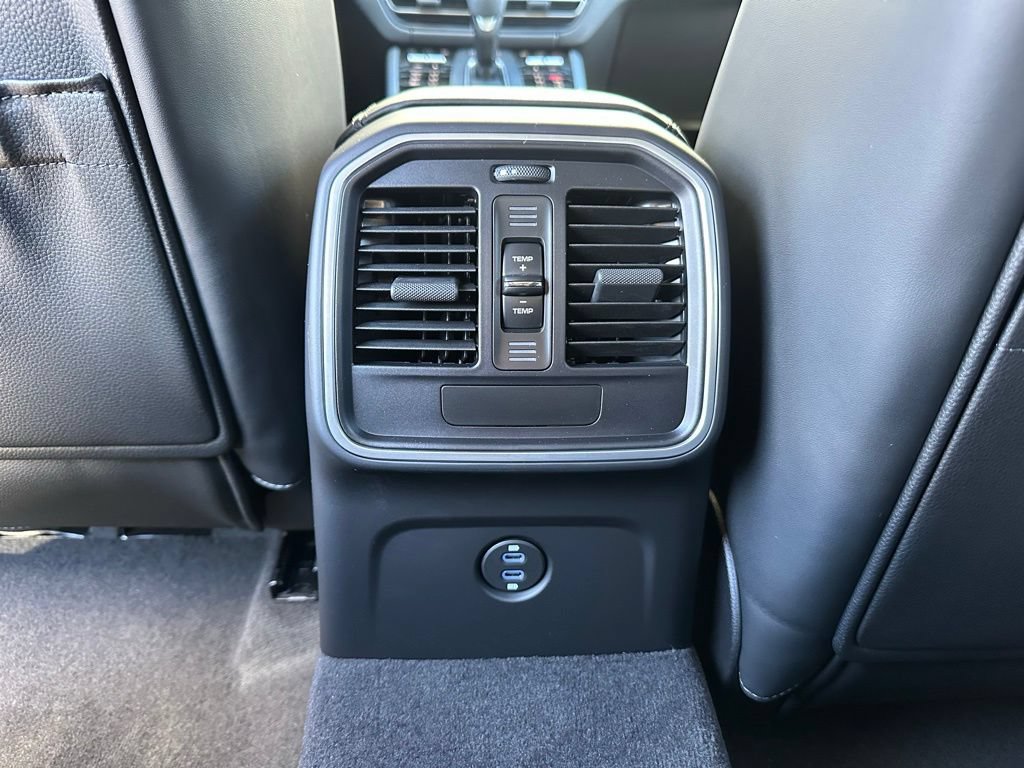 Certified 2026 Porsche Macan S AWD/4WD image 40