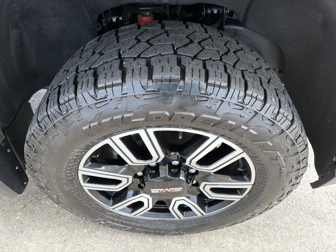 Used 2023 GMC Sierra 2500 AT4 w/ AT4 Premium Plus Package AWD/4WD image 21