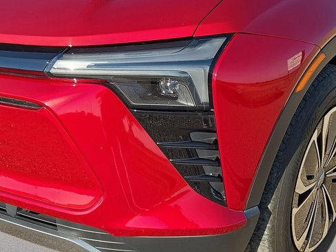 Used 2024 Chevrolet Blazer EV LT AWD/4WD image 10