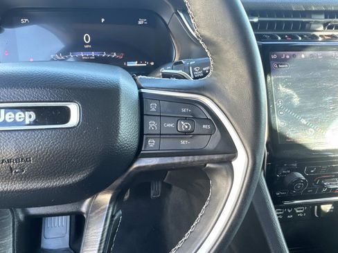 Used 2022 Jeep Grand Cherokee Limited image 23