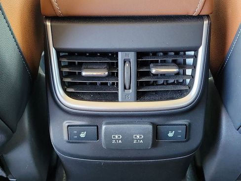Certified 2022 Subaru Outback Touring AWD/4WD image 13
