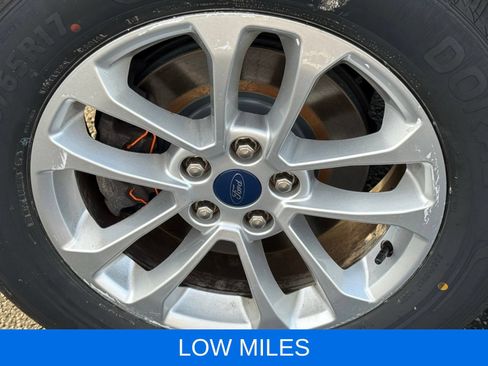 Used 2022 Ford Escape SE w/ Convenience Package FWD image 12