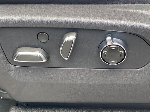 New 2026 GMC Yukon AT4 Ultimate w/ LPO, Illumination Package image 15