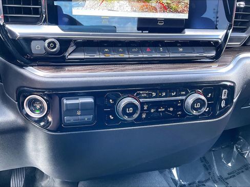 Used 2025 Chevrolet Silverado 1500 LT RWD image 31