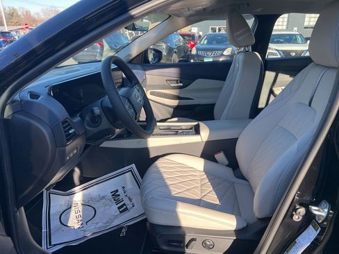New 2026 Nissan Sentra SL w/ Floor Mat Package FWD image 27