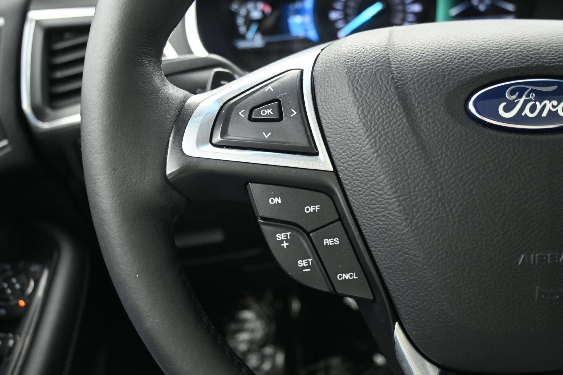 Used 2015 Ford Edge Titanium w/ Equipment Group 301A AWD/4WD image 21