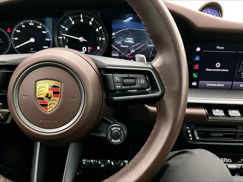 Used 2022 Porsche 911 Carrera RWD image 22