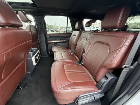 Used 2024 Ford Expedition Limited image 30